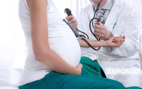 Шифокорлар коронавируснинг фарзанд кўришга таъсирини баҳолади