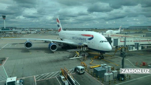 Исломободдан Лондонга учаётган самолёт йўловчи аёлнинг ўлими туфайли Тошкентга фавқулодда қўнди