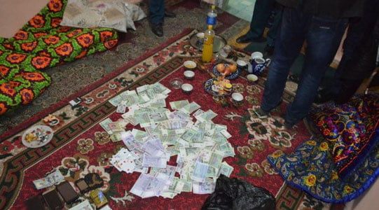 “Erim meni va bolalarimni qimorga tikdi”