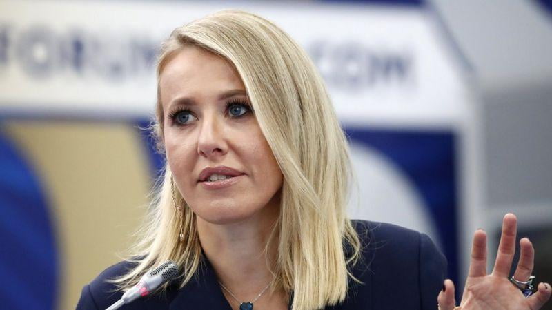 Sochida Kseniya Sobchak o‘tirgan mashina YTH ga uchradi