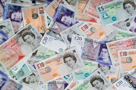 Буюк Британияда қоғоз пуллар муомаладан чиқарилади