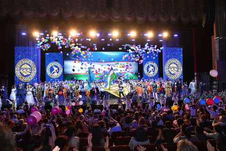 Давлат ташкилоти ходимларига ҳар 3 ойда бир марта концерт ва театрларга бепул чипталар берилиши мумкин