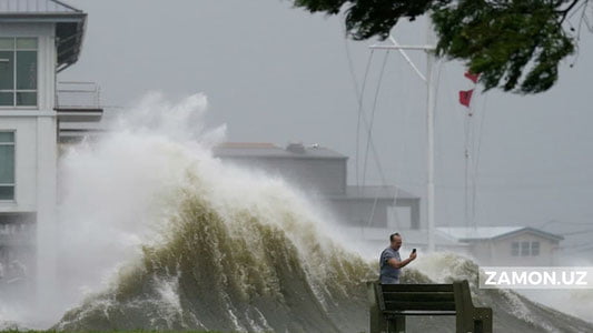 АҚШнинг Луизиана штатига  даҳшатли тўфон кириб келди