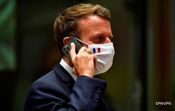 Макрон телефонини ўзгартирди