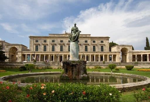 Грецияда жойлашган "Сарсетакиснинг Ўзбекистон галереяси"га бағишланган китоб-альбом нашр этиш бўйича музокаралар олиб борилмоқда