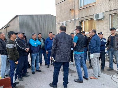 Санкт-Петербургда 100 нафар ўзбекистонлик меҳнат мигранти рус тилига ўқитилади