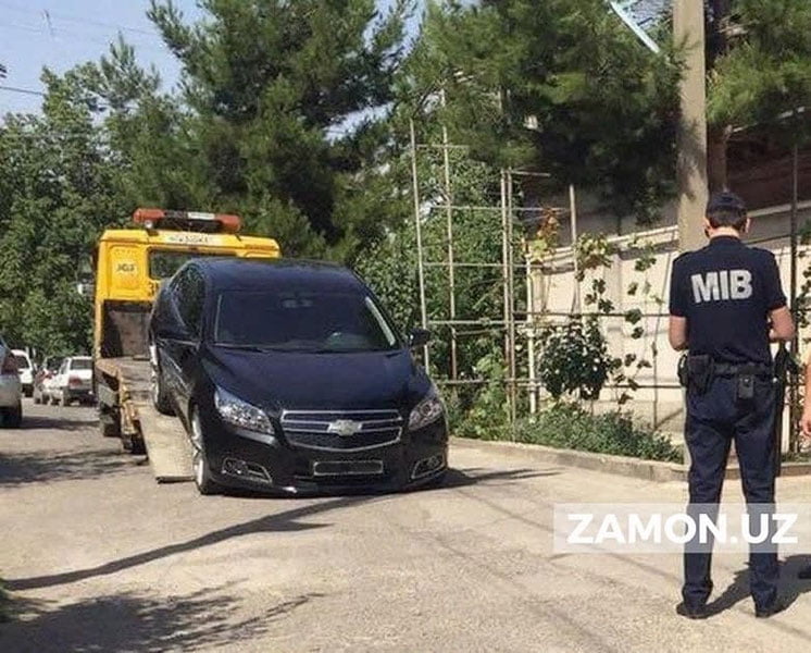 Бухорода қарздорларнинг машинаси хатланди