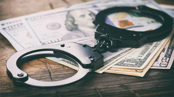 Бухорода ўқишга киритиб қўйишини айтиб, фуқародан 300 доллар сўраган шахс ушланди