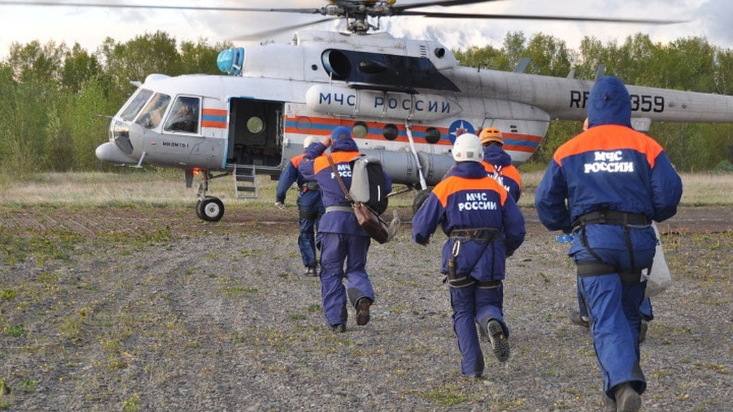 Камчаткада Ми-8 сайёҳлик вертолёти қулаб тушди