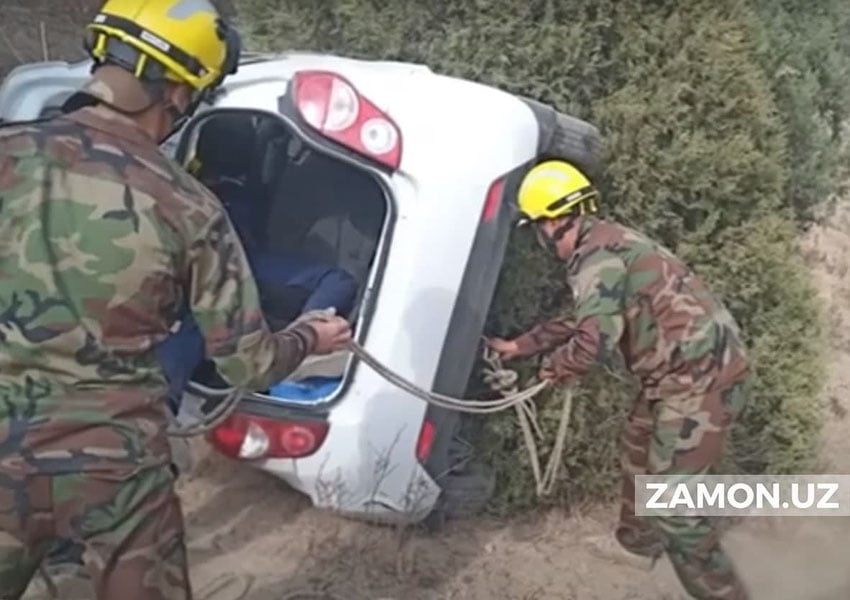 Bo‘stonliqda 150 metr balandlikdan “Spark” jarlikka tushib ketdi, haydovchisi omon qoldi (video)