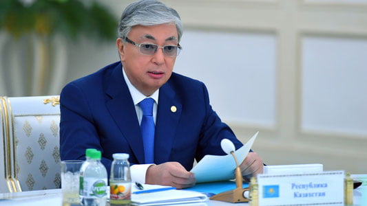 Тўқаев Қозоғистонга кириб келган россияликлар бўйича Москва билан музокара ўтказмоқчи