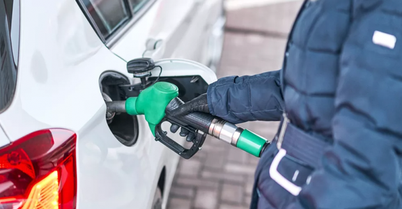 Қозоғистон ҳудудидан бензин олиб чиқишга қўйилган тақиқ яна узайтирилади