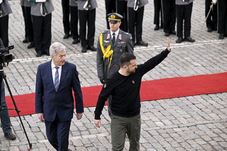 Зеленский Финляндияга бормоқчи