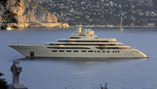 Германия Алишер Усмоновнинг "Дилбар"идаги 5 миллион евролик расмларни олиб қўйди