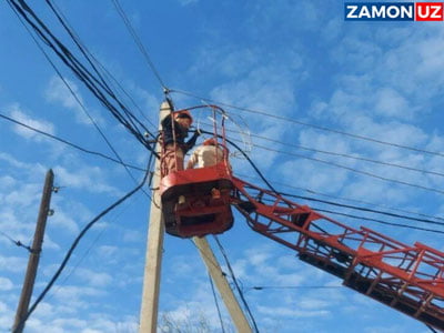 Toshkentda sim yog‘ochdagi elektr simlari yonib ketdi