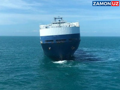 Вьетнам яқинида юк кемаси ёниб кетди