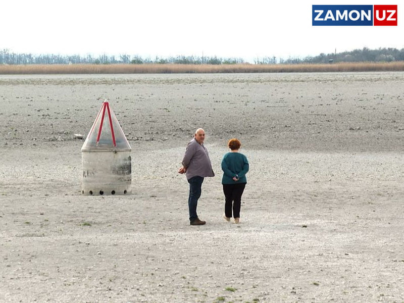 Австрияда одамлар қуриган кўл тубидан танга қидирмоқда