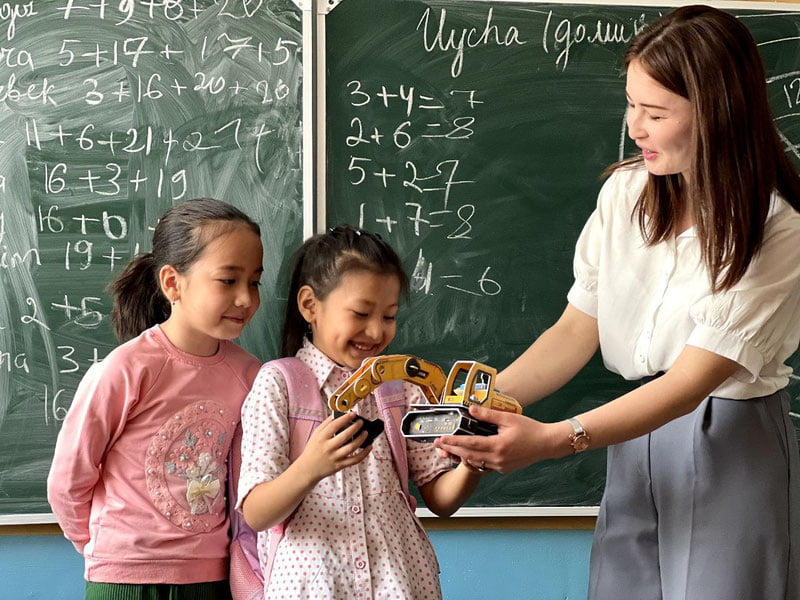 Ўзбекистонда мактаб 12 йиллик бўлиши айтилди