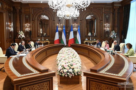 Шавкат Мирзиёев Самарқандда Франция тараққиёт агентлиги бош ижрочи директорини қабул қилди