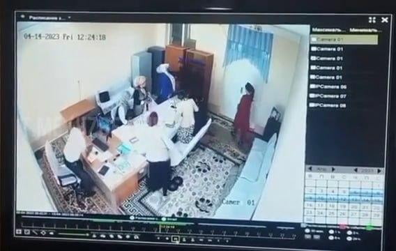 Сурхондарёда ўқитувчиларни дўппослаган эркак қамалди