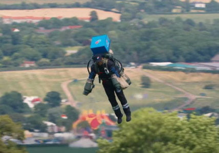 Buyuk Britaniyada uchar moslamada pitsa yetkazib berildi