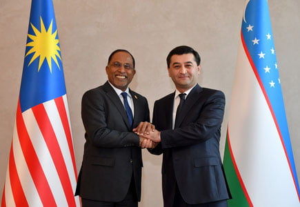 Бахтиёр Саидов Малайзия ташқи ишлар вазири билан учрашди