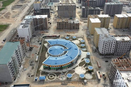 Prezident Farg‘onadagi "Yangi O‘zbekiston" massivi qurilishi bilan tanishdi