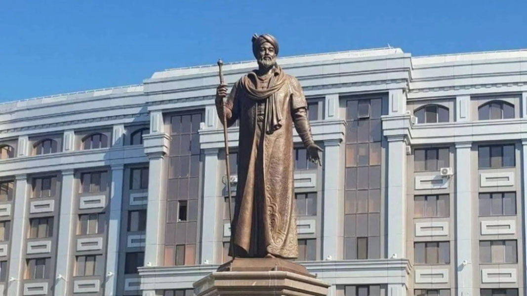 Қозоғистонда Алишер Навоий ҳайкали ўрнатилди