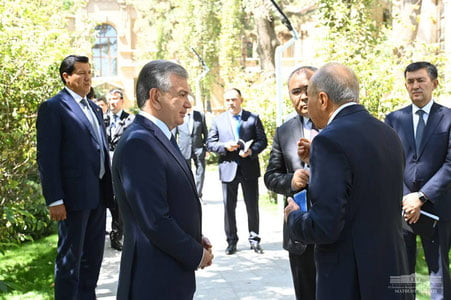 Prezident Samarqanddagi Biokimyo institutini borib ko‘rdi