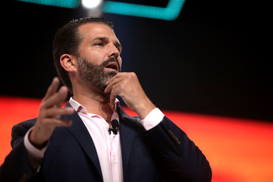 Трампнинг қамоқда олинган сурати туширилган маҳсулотлар сотувга чиқди