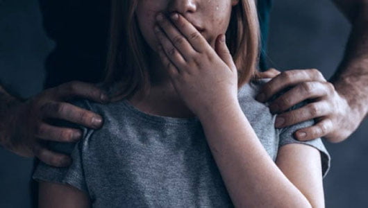 Asrab olgan 13 yoshli qizini zo‘rlagan qashqadaryolik erkak 12 yilga qamaldi