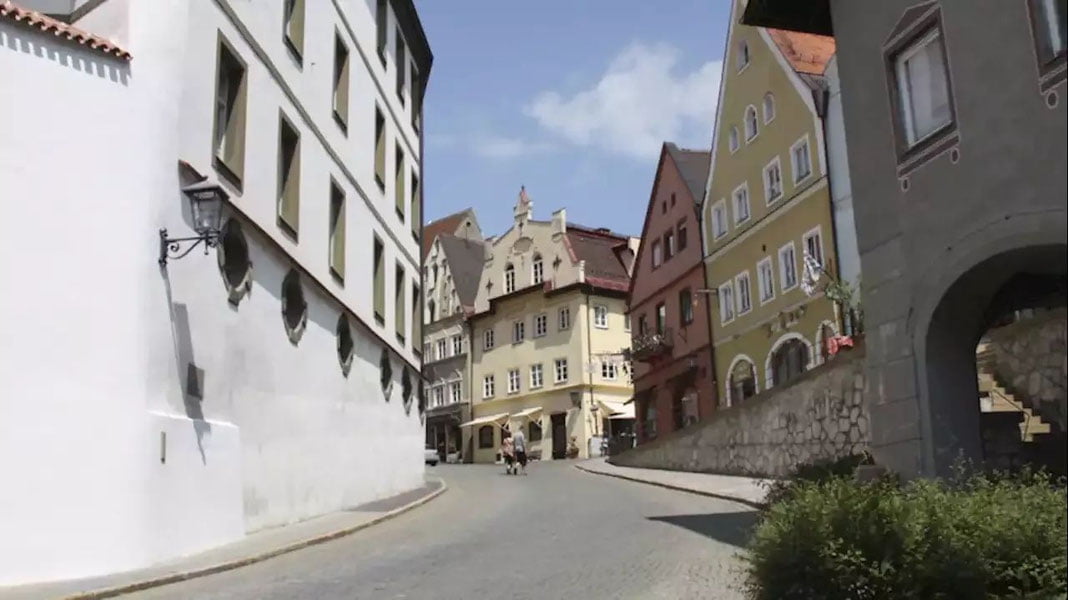 Германияда музей ходими расмларни сохтасига алмаштириб қўйди