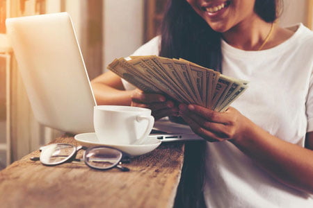 Soatiga 2 ming dollar topishga nima deysiz?