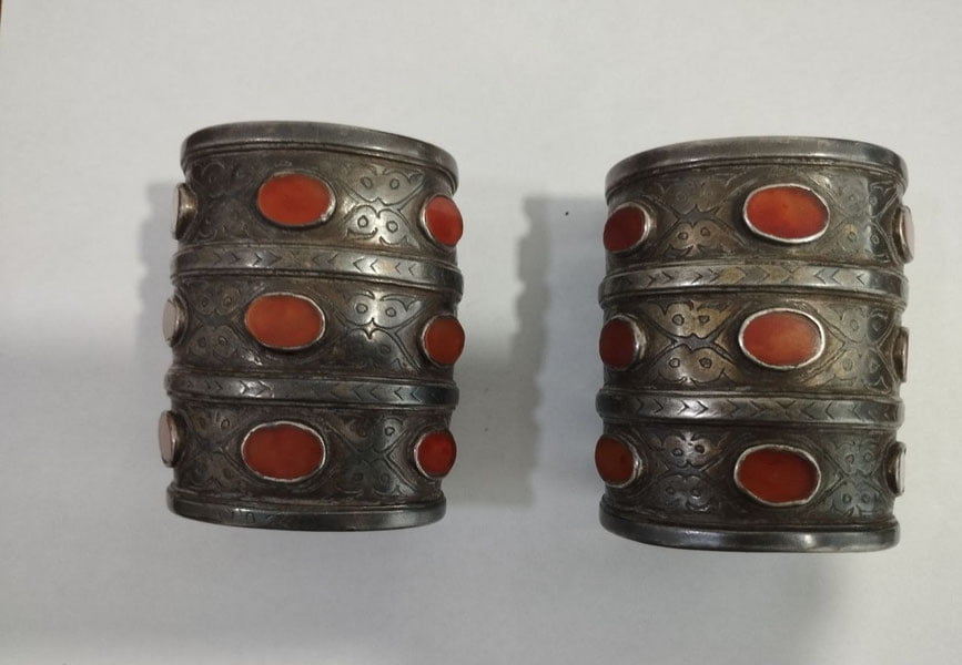 Икки дона қадимий билакузукни яширинча олиб чиқишга уринган шахс ушланди