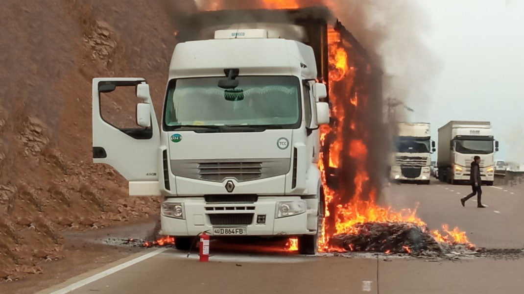 "Қамчиқ"да юк машинаси ёниб кетгани айтилди