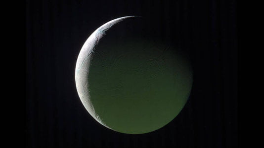 Сатурннинг йўлдошида ҳаёт учун зарур моддалар аниқланди