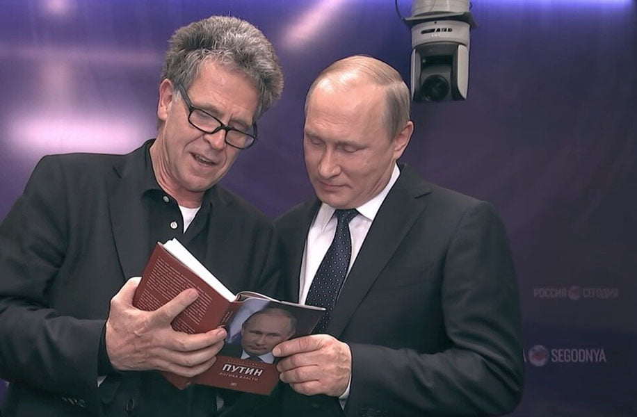 Путин ҳақида иккита китоб ёзган немис журналисти Россия агенти бўлиб чиқди