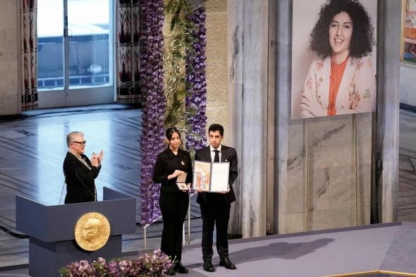 Нобель мукофотлари эгаларига топширилди