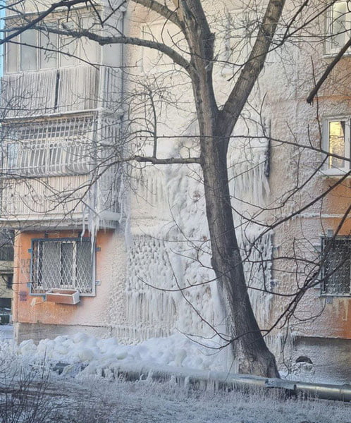 Қозоғистон: Темиртауда асосий сув таъминоти музлаб қолди