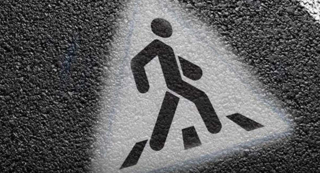 Юк машинаси боғчадан қайтаётган 4 ёшли болани уриб юборди