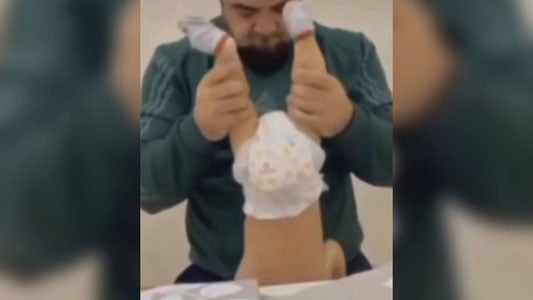 Bolasiga shafqatsizlik qilgan ota ozodlikda yurgani aytildi