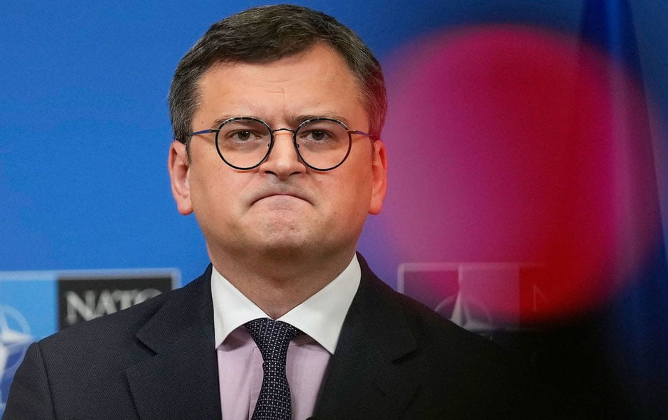 Ukraina tashqi ishlar vazirini it tishlab oldi