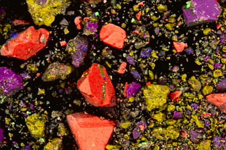 Эронда 3600 йиллик қизил лаб бўёғи топилди