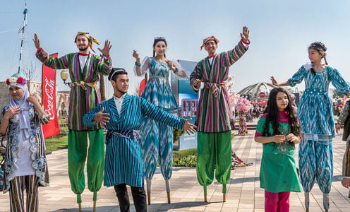 2024-yilgi Navroʻz umumxalq bayrami mamlakatimizda “Olam nurga toʻlsin sen bilan, Navroʻz!” degan bosh gʻoya asosida keng nishonlanadi