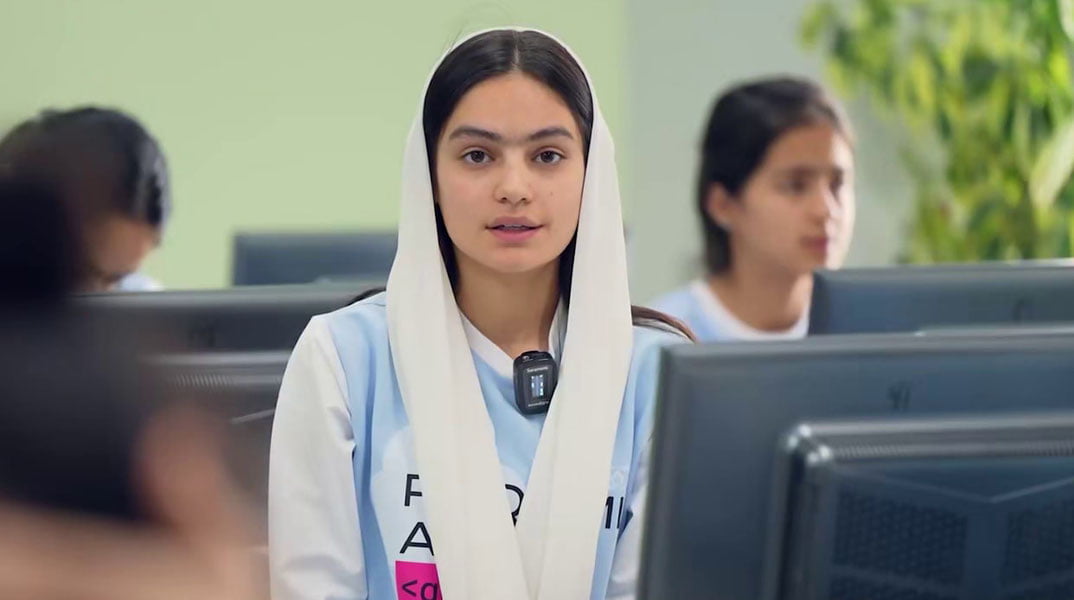 Afg‘onistonlik qiz o‘zbek va afg‘on tillarini o‘rgatuvchi o‘yin yaratdi