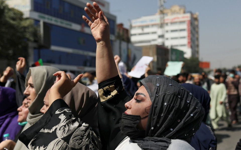 Afg‘onistonda xiyonatkor ayollarni toshbo‘ron qilish taklif etildi