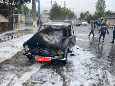 Андижонда кўк жигули носозлик туфайли ёниб кетди