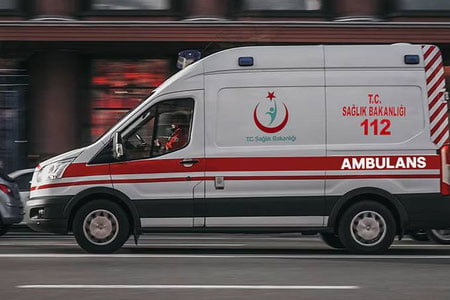 Туркияда ўзбекистонлик эркак зинада йиқилиб вафот этди