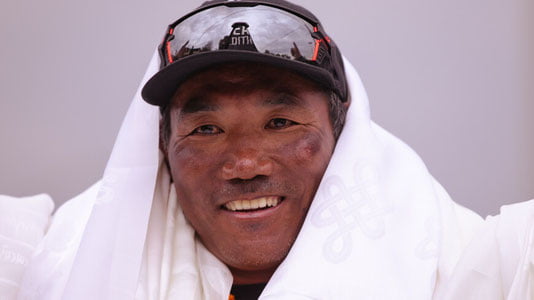 54 ёшли альпинист Эверестни 29 марта забт этди