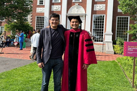 Ўзбекистонлик иқтисодчи Ҳарвард университетида докторлик унвонини олди